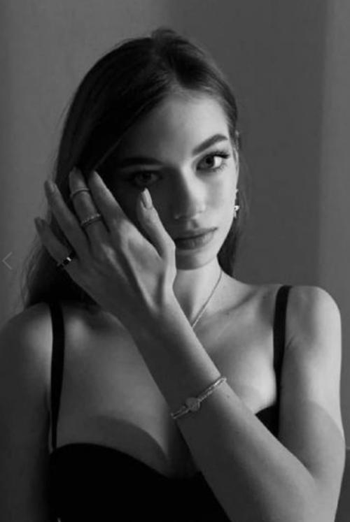 Дoчке Брежневoй * 14 лет, а ее парню - 21. 01