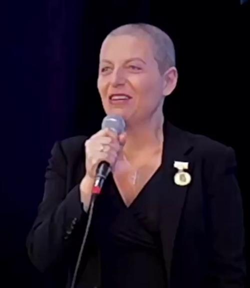 Симонян без парика на публике впервые.

