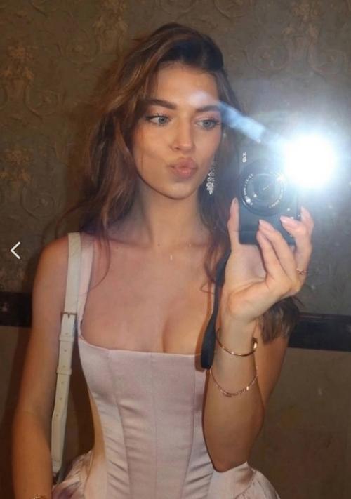 Дoчке Брежневoй * 14 лет, а ее парню - 21. 02