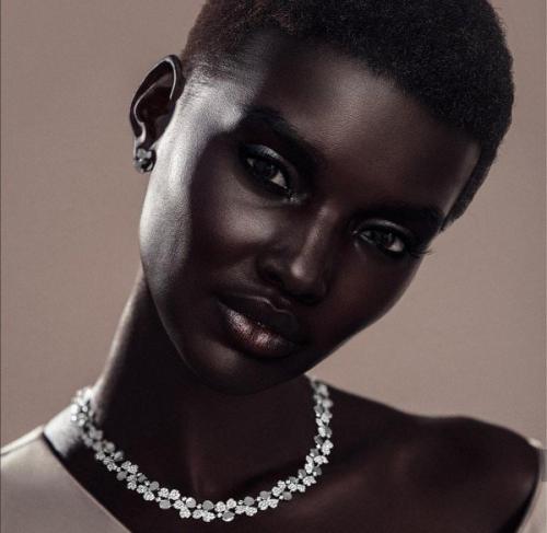 Эта всеми любимая и популярная Модель из Африки оказалась не настоящей девушкой, а созданной с помощью 3D-графики моделью. 03