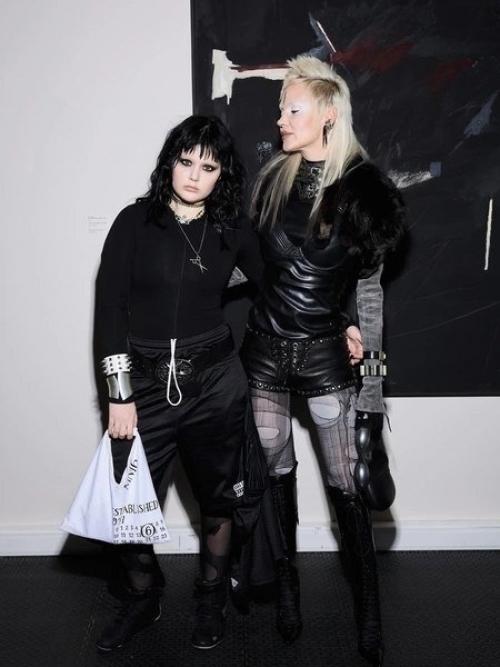 Глюкоза объяснила, почему мужа не смущает ее новый образ: У Него Много Женщин. 01