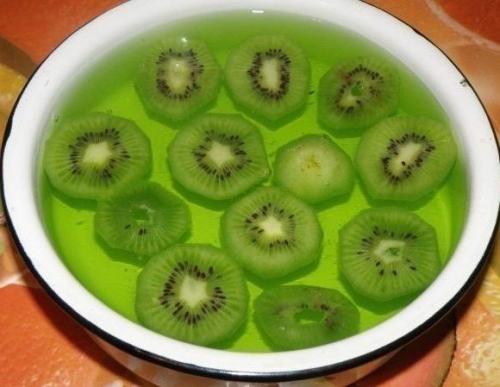 Желейный тортик из киви и сметаны без выпечки. 03 Желейный тортик из киви и сметаны без выпечки. 03