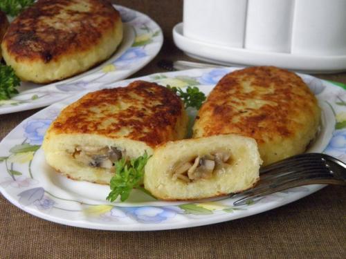 Зразы картофельные с грибами. Зразы картофельные с грибами.