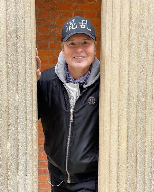 Александр Малинин с женой на одно лицо после пластики. 01