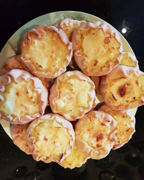 Дучмаки. 
1 стакан тепл воды.
