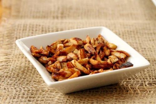 Десерт - мороженое с бананами и миндалем. 06