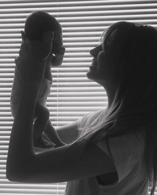 Саша Савельева показала редкие фото с сыном в честь его 6-летия. 01 Саша Савельева показала редкие фото с сыном в честь его 6-летия. 01