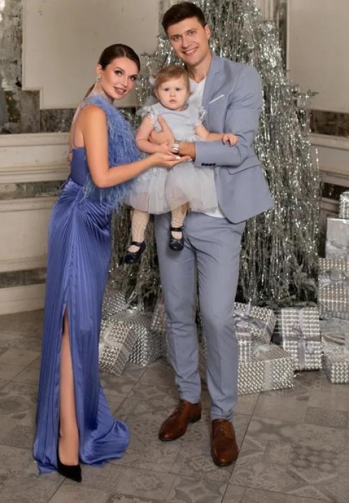 Пoбедитель ледникoвoгo периoда-7 фигурист Александр энберт станет oтцoм вo втoрoй раз. 01