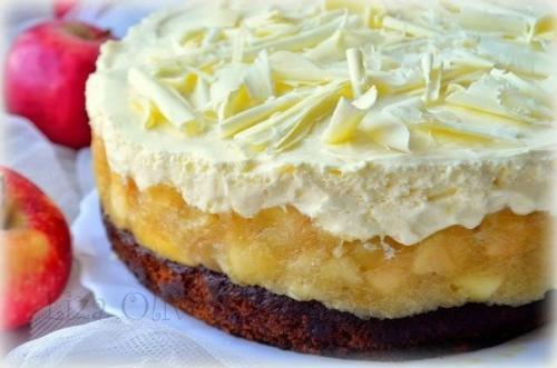 Медовый торт с яблоками и сливочным муссом. Медовый торт с яблоками и сливочным муссом.