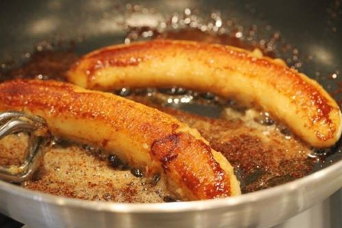 Десерт - мороженое с бананами и миндалем. 04