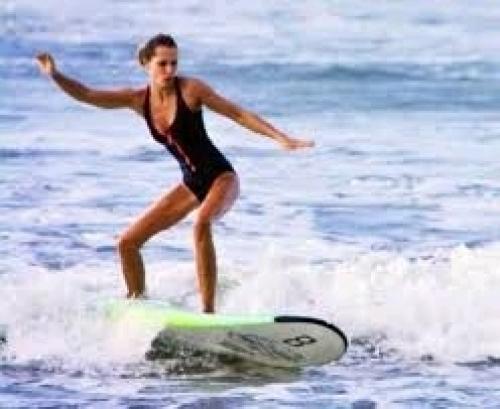 Мария горбань, любит растяжки, пилатес, активные виды спорта. 02