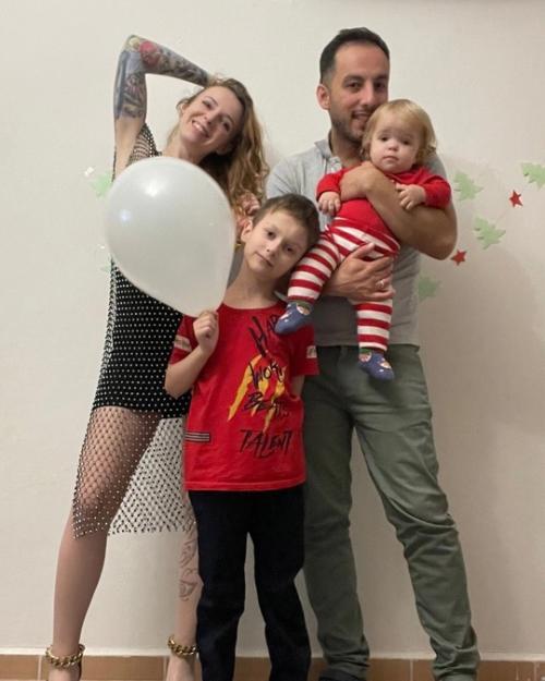 Звезда Ранеток женя Огурцова призналась, что сначала думала оставить особенную дочь в роддоме. 02