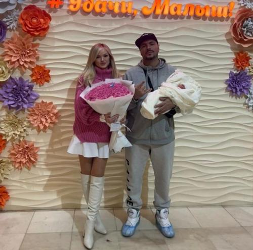 Рэпер птаха во второй раз отцом стал. 01