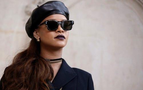 Подбор аксессуаров может сделать ваш наряд завершенным и подчеркнуть вашу индивидуальность. 01 Подбор аксессуаров может сделать ваш наряд завершенным и подчеркнуть вашу индивидуальность. 01