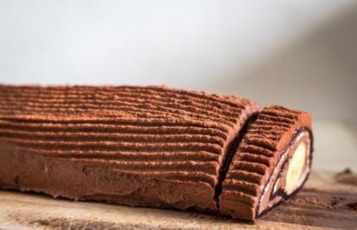 Шоколадно - банановый рулет за 15 минут. 07