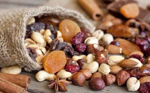 Какие сухофрукты полезны и орехи наиболее!