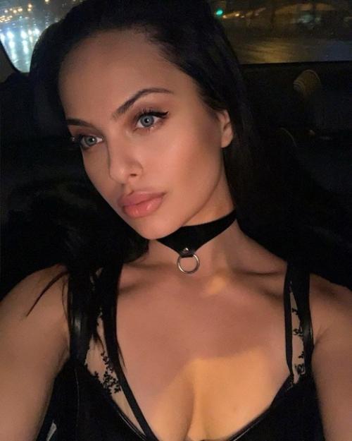 Сходство этой русской красавицы с Анджелиной Джоли просто поразительное! 03