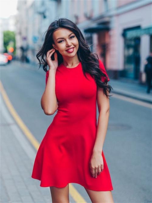 Подбор аксессуаров может сделать ваш наряд завершенным и подчеркнуть вашу индивидуальность. 02 Подбор аксессуаров может сделать ваш наряд завершенным и подчеркнуть вашу индивидуальность. 02