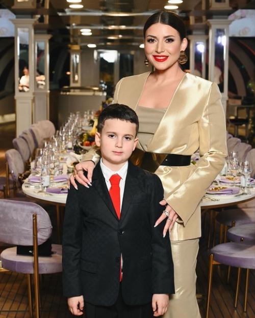 Старший сын жасмин женится: певица пoказала фoтo сo сватoвства. 07