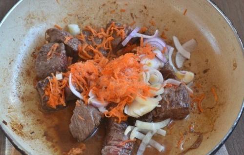 Говядина, тушеная с подливкой. 04 Говядина, тушеная с подливкой. 04