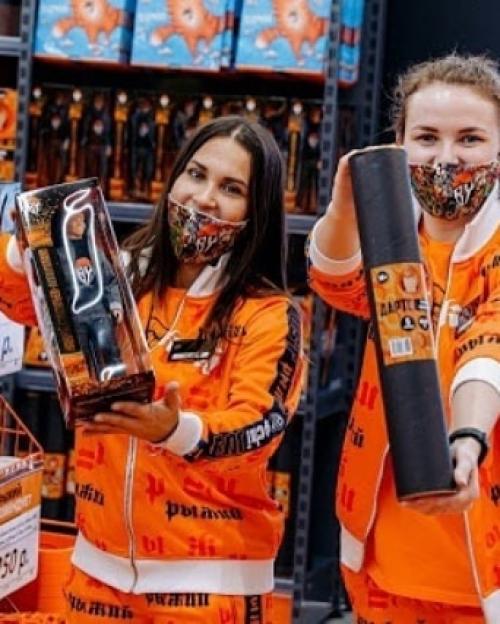 Тем временем Андрей Григорьев - Апполонов открыл в Сочи магазин Рыжий. 02