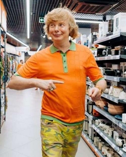 Тем временем Андрей Григорьев - Апполонов открыл в Сочи магазин Рыжий. 03