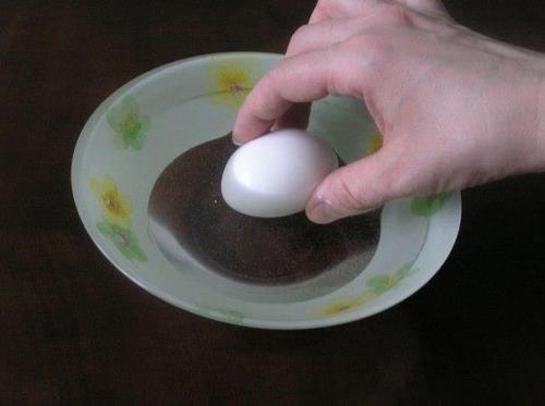 Мы красим яйца оригинальным способом к пасхе. 04 Мы красим яйца оригинальным способом к пасхе. 04