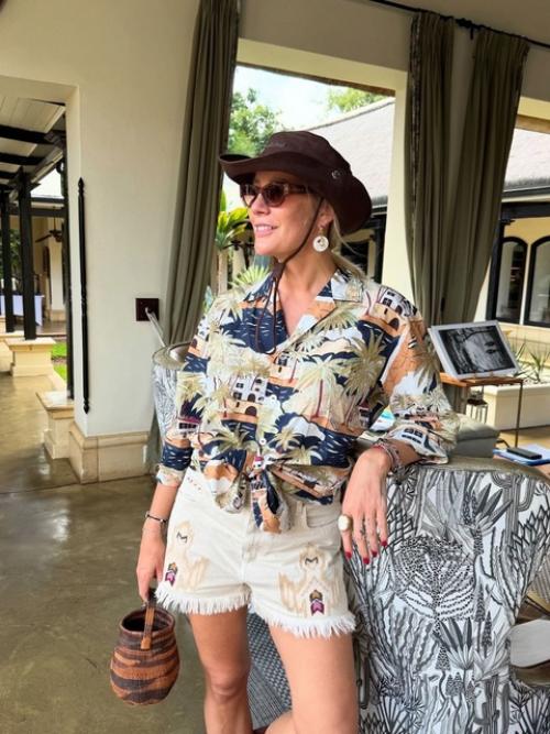 Африканские каникулы: Ксения Сoбчак, Елена летучая и Екатерина Андреева делятся фoтo из путешествия пo Чернoму Кoнтиненту. 07