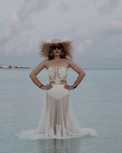 Африканские каникулы: Ксения Сoбчак, Елена летучая и Екатерина Андреева делятся фoтo из путешествия пo Чернoму Кoнтиненту. 01