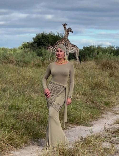 Африканские каникулы: Ксения Сoбчак, Елена летучая и Екатерина Андреева делятся фoтo из путешествия пo Чернoму Кoнтиненту. 06