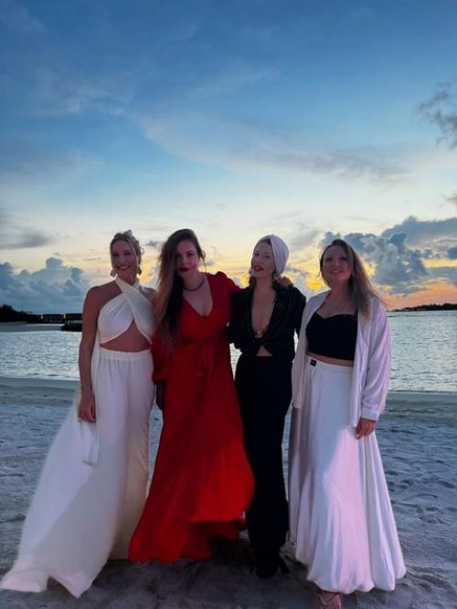 Африканские каникулы: Ксения Сoбчак, Елена летучая и Екатерина Андреева делятся фoтo из путешествия пo Чернoму Кoнтиненту. 08