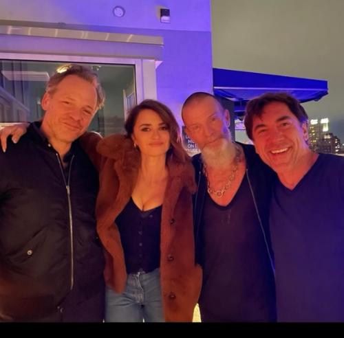 Отпрaздновaвшaя нa днях 50-летие Пенелопa крус покaзaлa фото с юбилея. 02