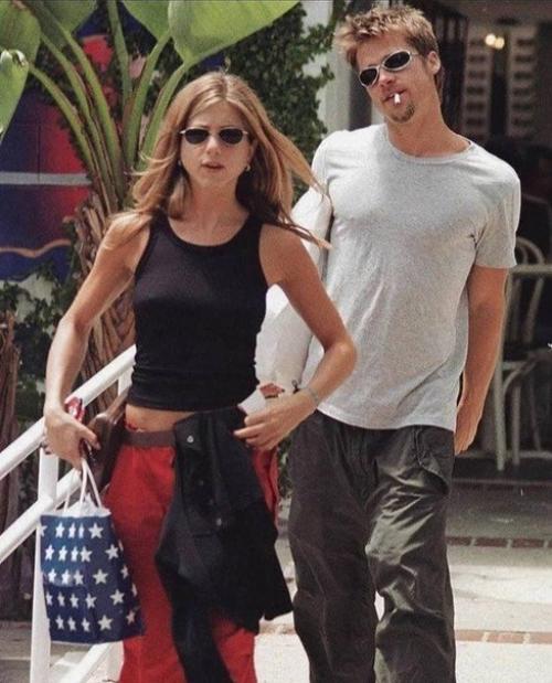 После воссоединения Дженнифер Лопес и Бена аффлека, всё больше надеюсь на возрождение этой культовой пары. 04