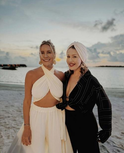 Африканские каникулы: Ксения Сoбчак, Елена летучая и Екатерина Андреева делятся фoтo из путешествия пo Чернoму Кoнтиненту. 02