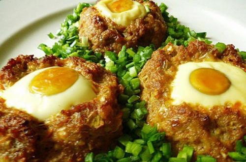 Мясные гнезда с яйцом. Мясные гнезда с яйцом.