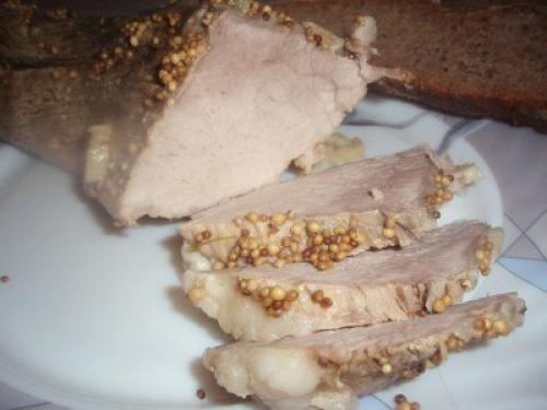 Буженина, исключительно нежная и невероятно сочная без духовки. 

