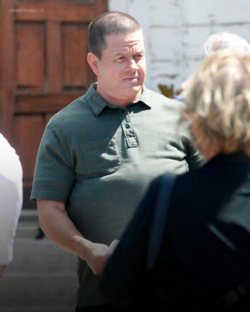 49-Летнего марка уолберга совсем не узнать. 04