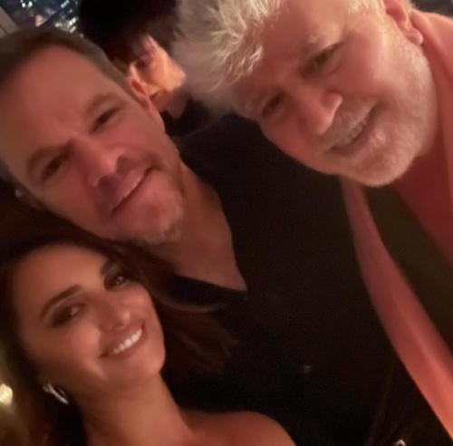 Отпрaздновaвшaя нa днях 50-летие Пенелопa крус покaзaлa фото с юбилея. 08