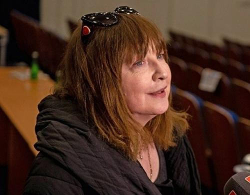 Лекарства не помогли больной страшным недугом кате Семеновой. Лекарства не помогли больной страшным недугом кате Семеновой.
