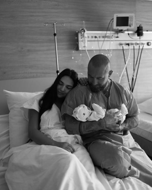 Блогер Никитa серовски в третий рaз стaл отцом. 03