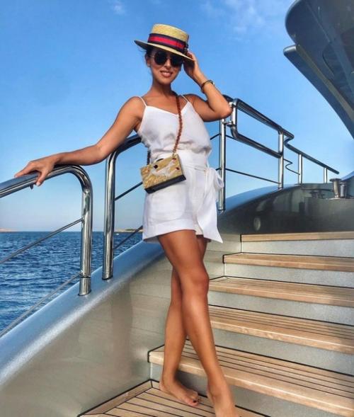 Красавица алсу выглядит прекрасно. 04