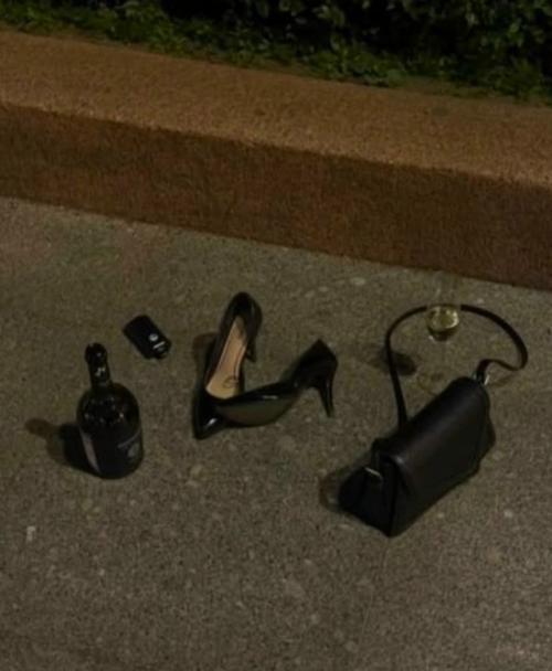 Вот что бывает, когда девушка написала Забери Меня, а душа уже уехала на такси раньше тела. 01