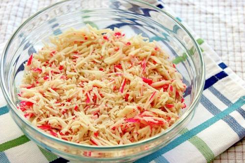 Салат Вкусный.  Для салата понадобится: 03