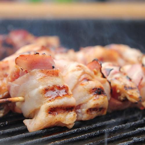 Курица и индейка под соусом Сладкий Чили в беконе. 03