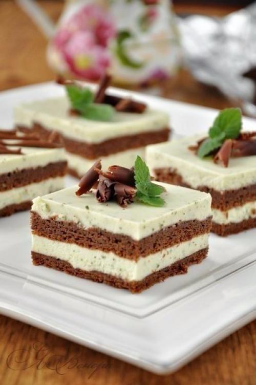 Шоколадный торт с мятно - сливочным кремом. Шоколадный торт с мятно - сливочным кремом.