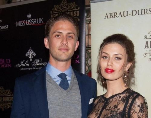 Бывший жених Виктории Бони и отец ее дочки Анжелины отдыхает с топ-моделью Алессандрой амбросио. 03