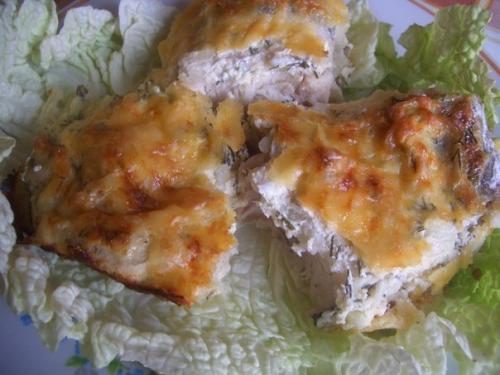 Рыба, запеченная со сметаной и сыром. Рыба, запеченная со сметаной и сыром.