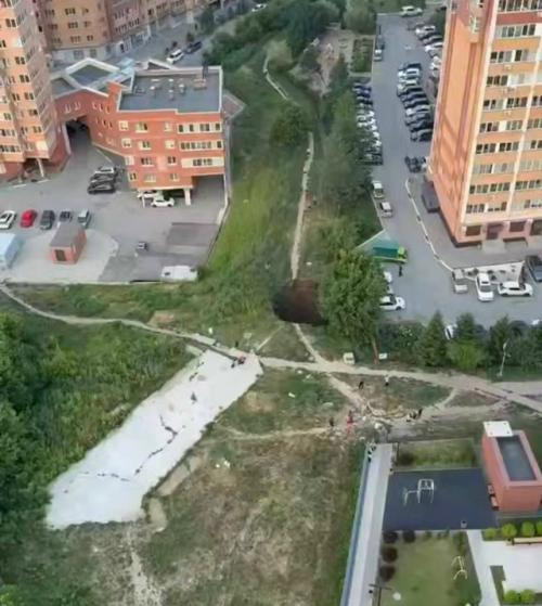 В Новосибирске открылся Портал в ад. 01