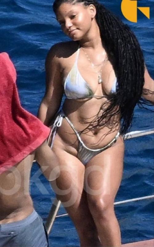 Русалочку разнесло.  Актриса хэлли бейли бока после роли Ариэль наела. 01