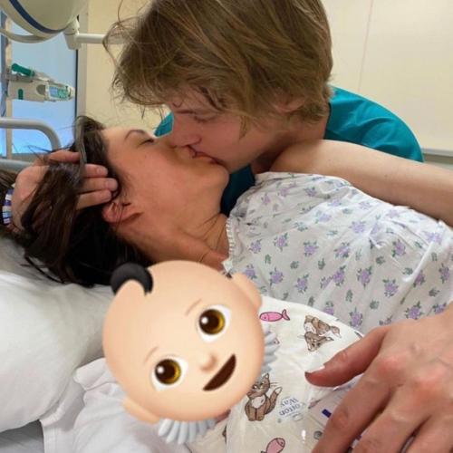 Звезда сериала отель Элеон Диана пожарская и звезда фильма текст Иван Янковский стали родителями! 02